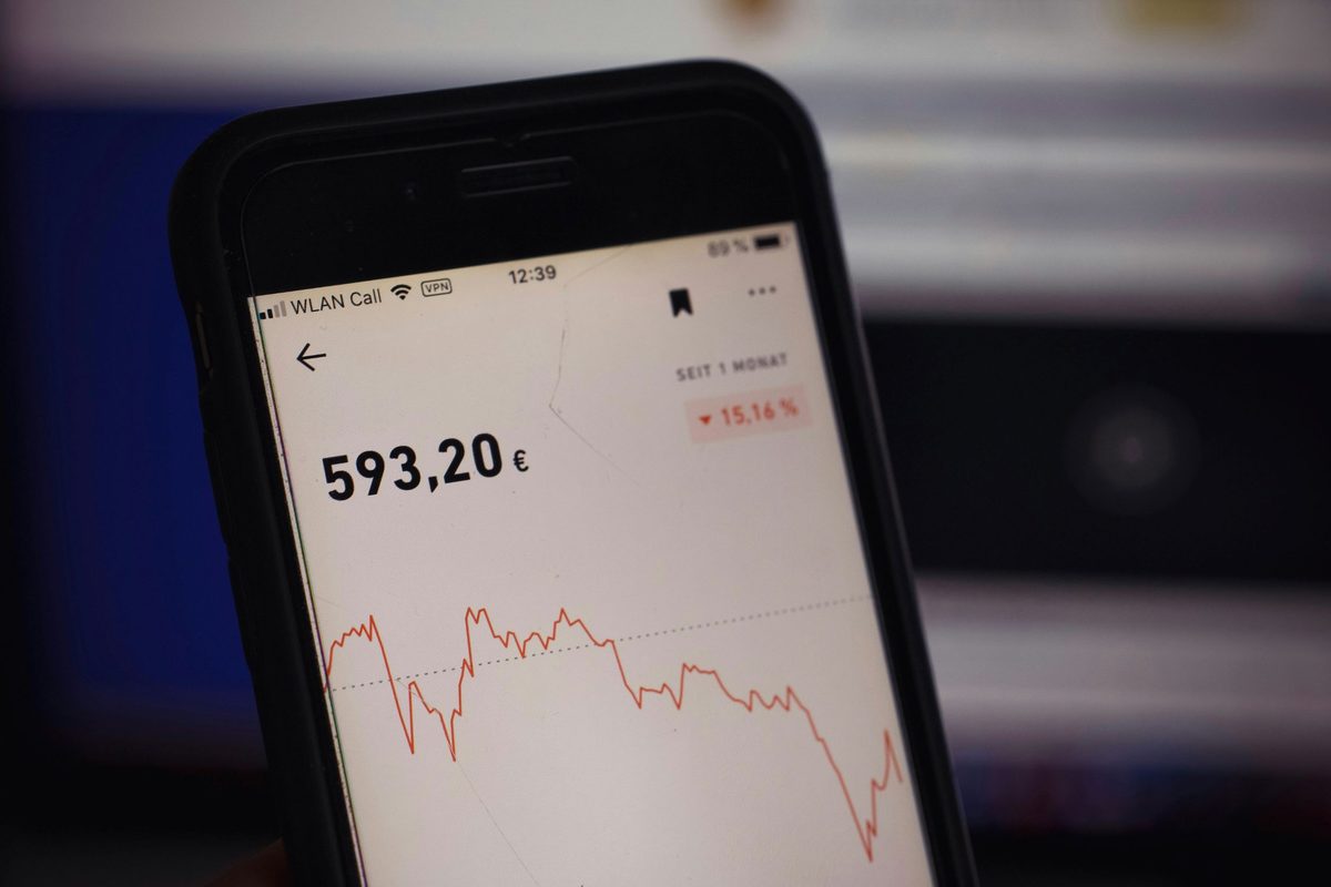 Arnaques à l'investissement en France, Arnaque investissement, Fraude en ligne en France, Arnaque crypto en France, Fausse plateforme de trading,